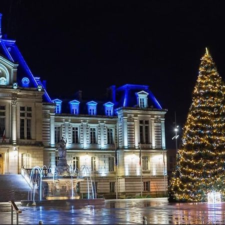 Apt Evreux 900M De La Gare Bagian luar foto